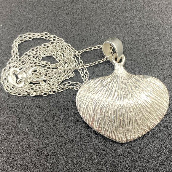 Unique Sterling Silver Textured Leaf Heart Pendant & 18” Necklace CW 925 - 4.5gm - Picture 2 of 13